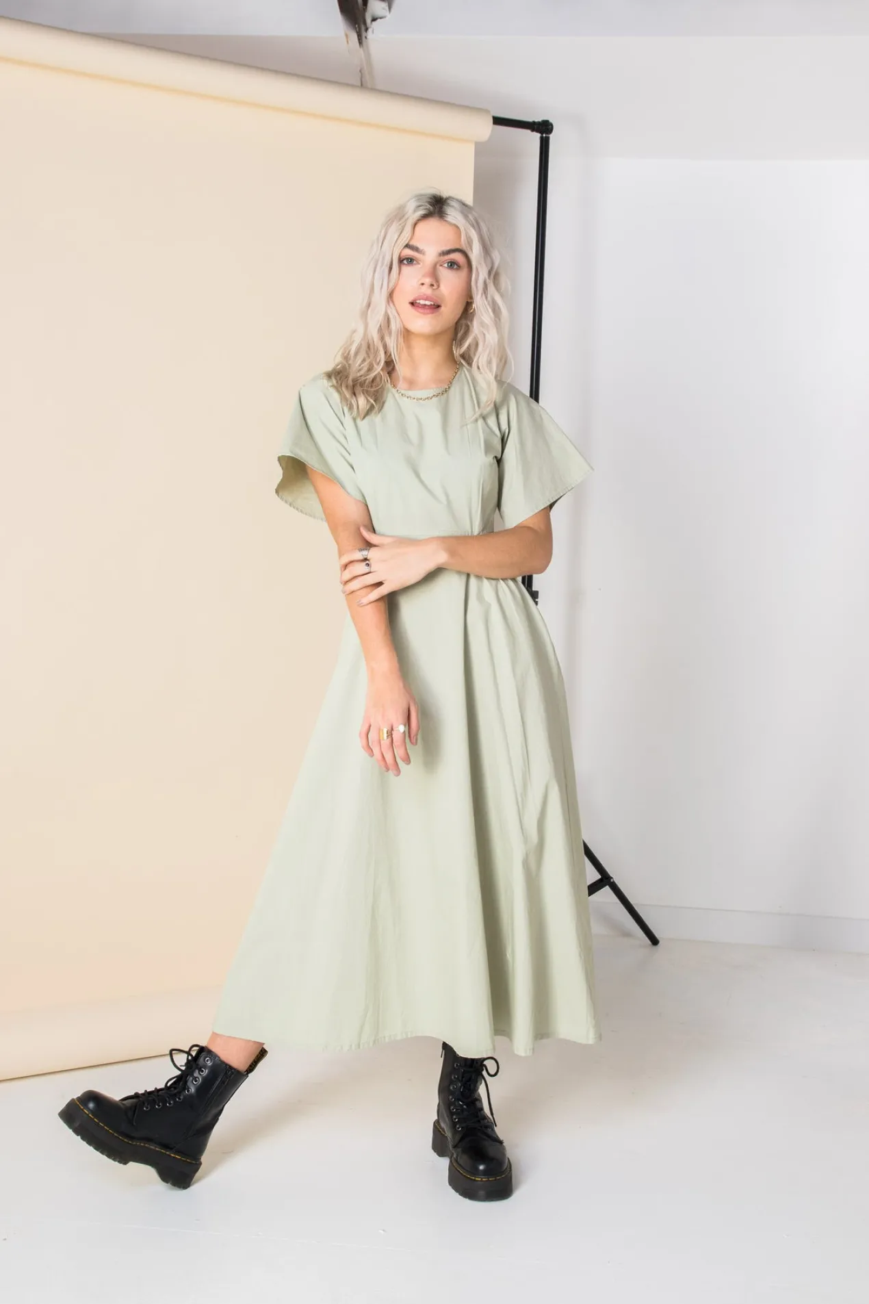 Women Daisy Street Dresses-Cut-Out Cotton Midi Dress