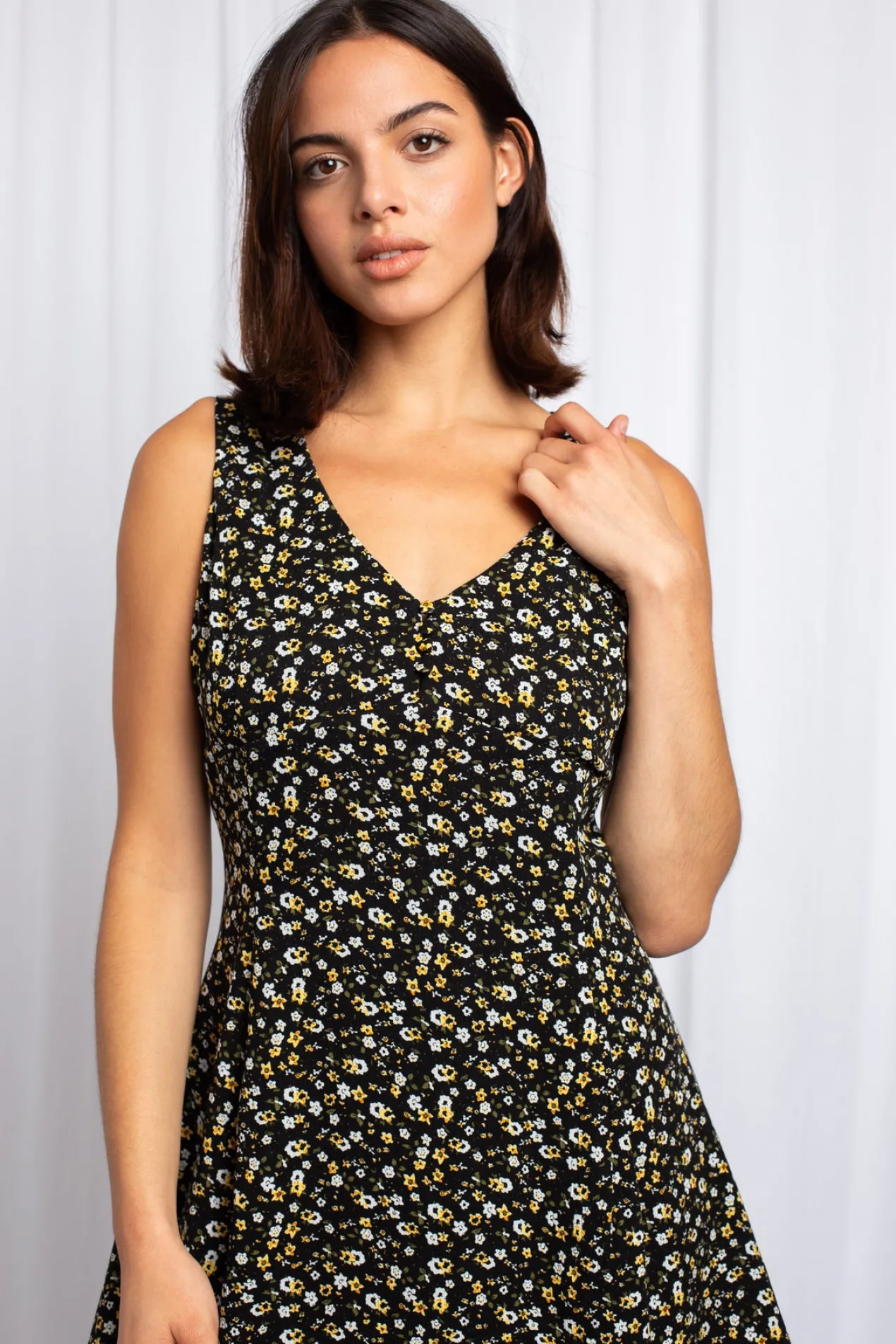 Women Daisy Street Dresses-Fitted Floral Mini Dress