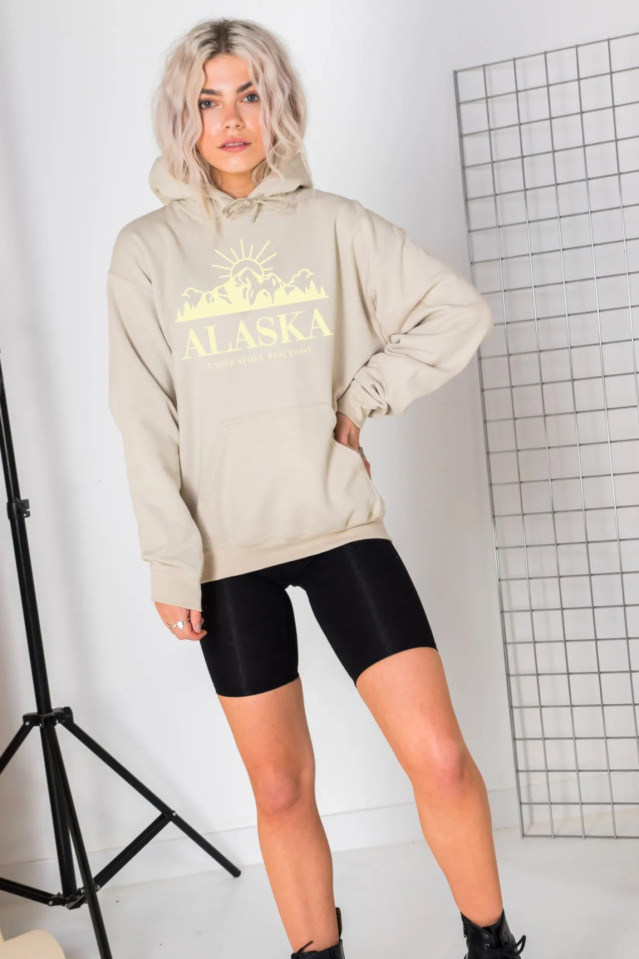 Women Daisy Street Hoodies & Sweatshirts-Oversize Hoodie with Alaska Print