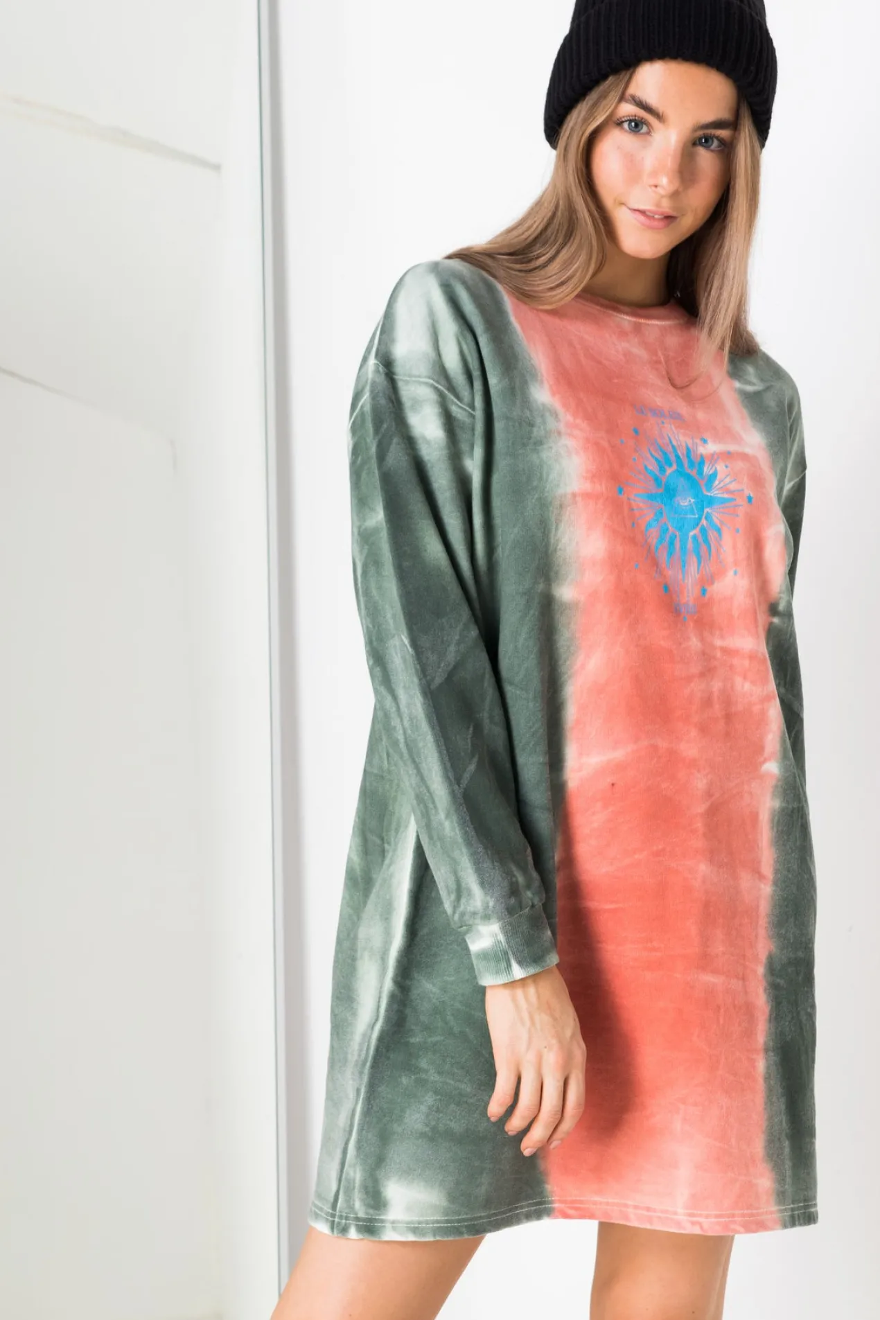Women Daisy Street Dresses-Oversized T-Shirt Dress with Le Soleil Print in Tie-Dye