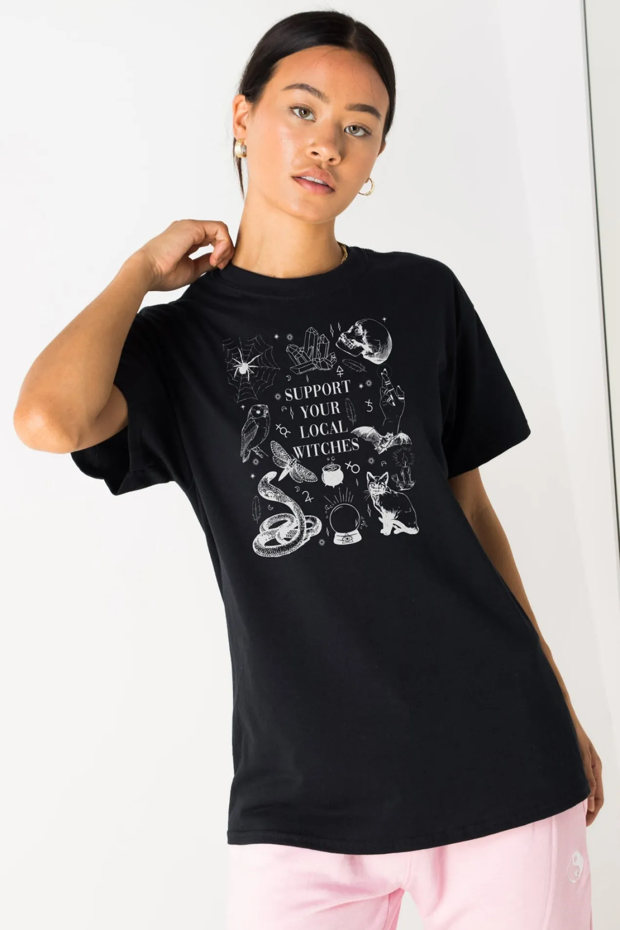 Women Daisy Street T-Shirts-Relaxed T-Shirt with Halloween Witches Print