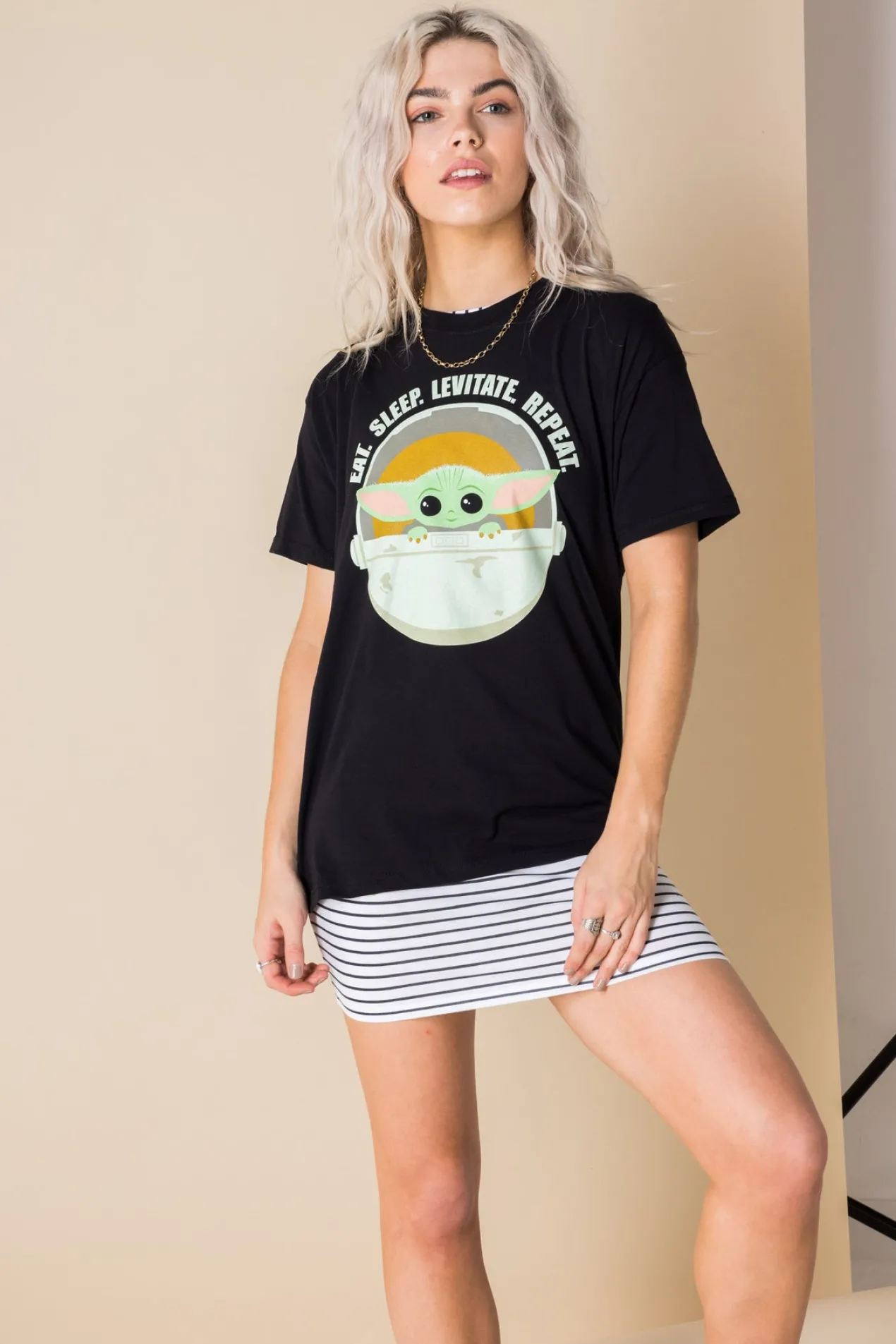 Women Daisy Street T-Shirts-Relaxed T-Shirt with Star Wars Mandalorian Print